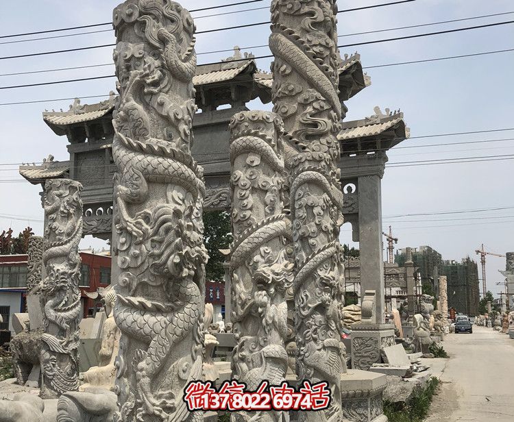 精美石雕龍柱擺件，為寺院景觀增添華麗風(fēng)采