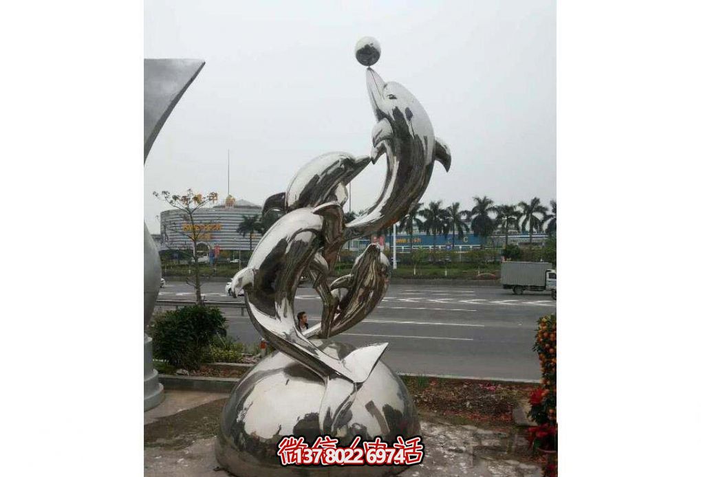 不銹鋼海豚雕塑，玩起來讓街道飛躍！