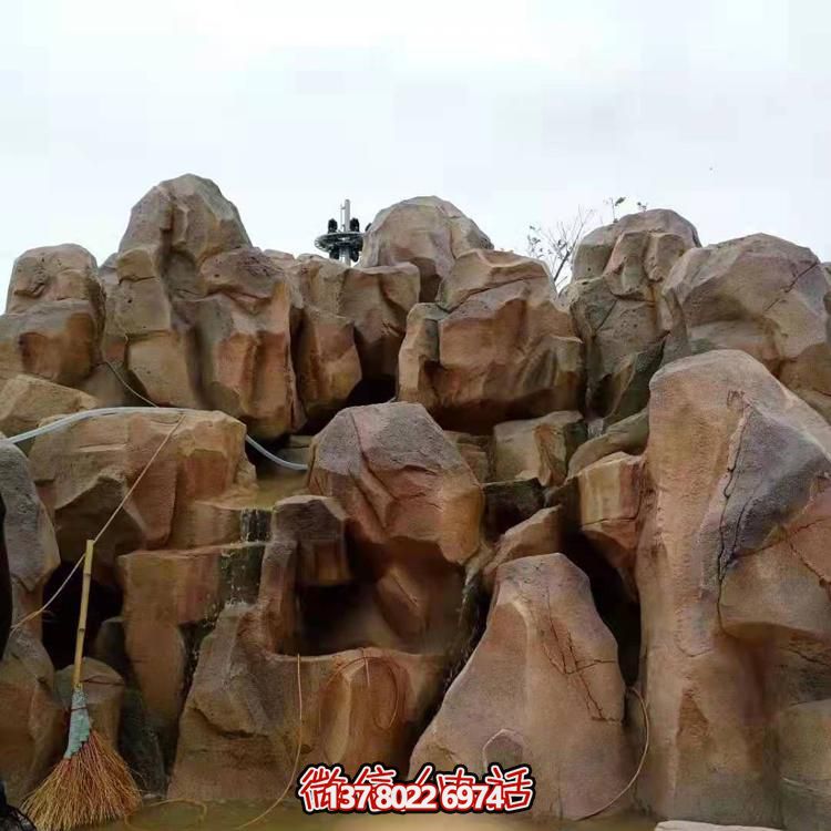 精致假山水泥裝飾游樂園，為小區(qū)提供無盡樂趣