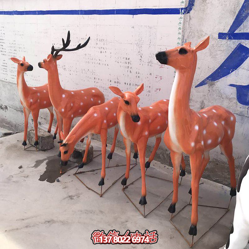 彩繪玻璃鋼雕塑鹿，靜謐優(yōu)雅完美綻放