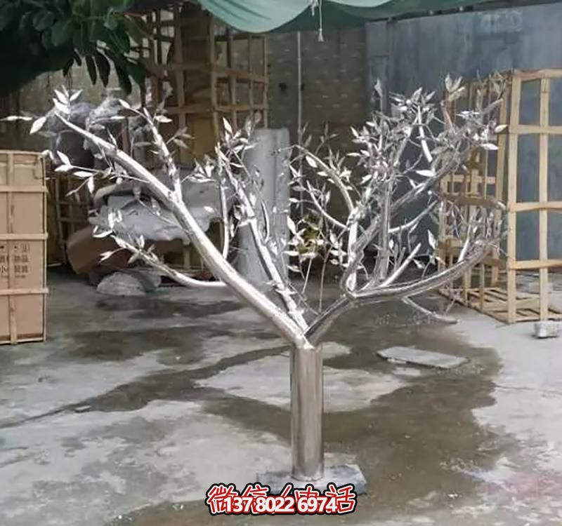 柏不銹鋼樹雕塑，點綴景區(qū)戶外空間
