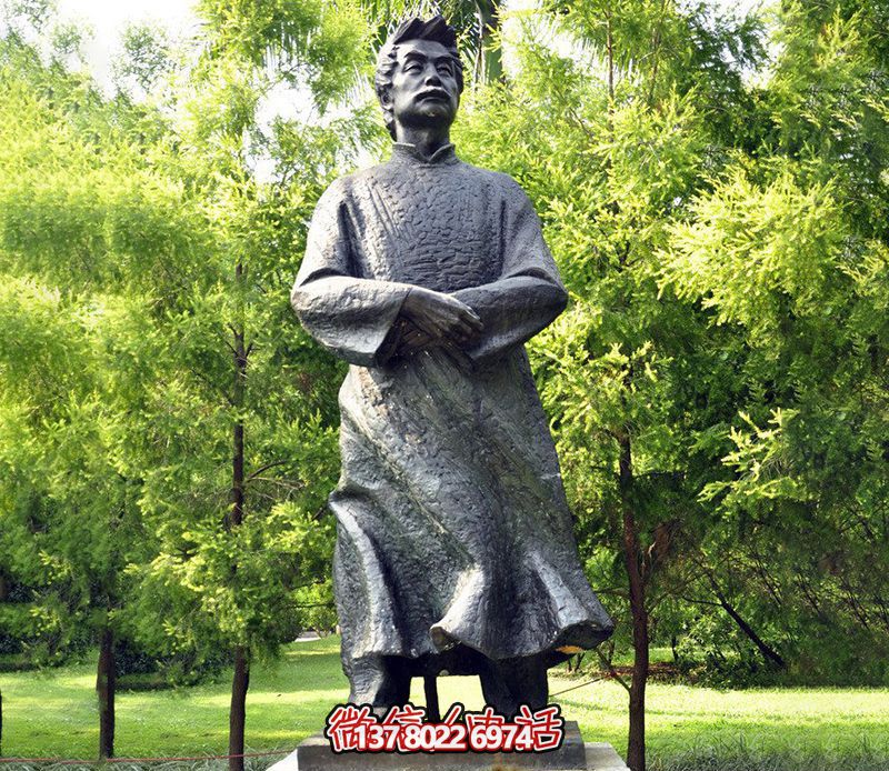 玻璃鋼魯迅人物雕塑，為公園景觀裝飾點綴