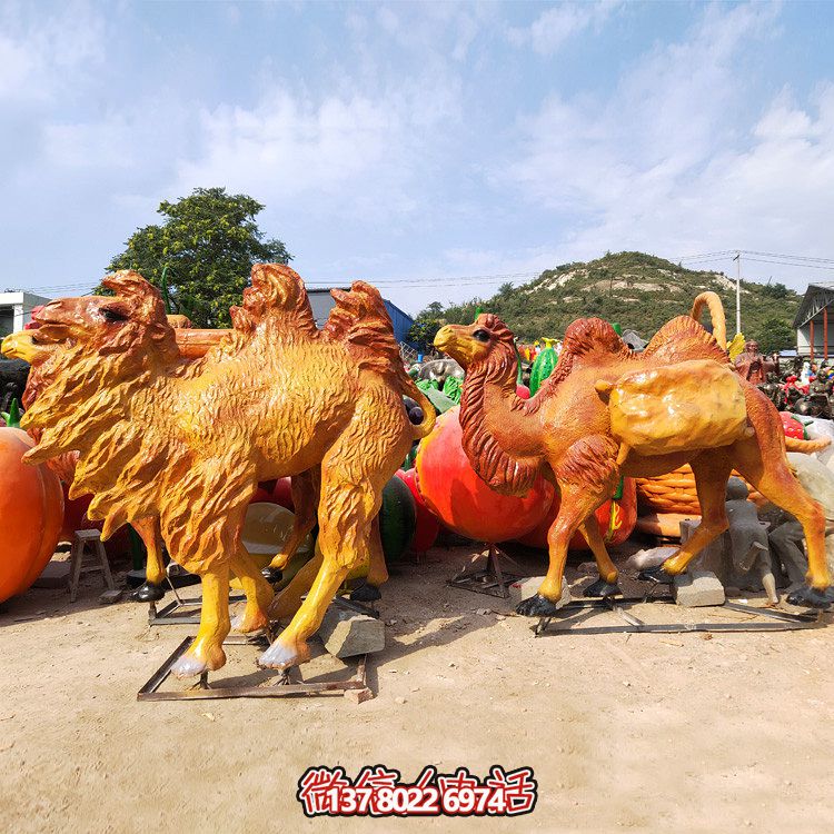 玻璃鋼駱駝雕塑，高端噴漆裝飾公園街道