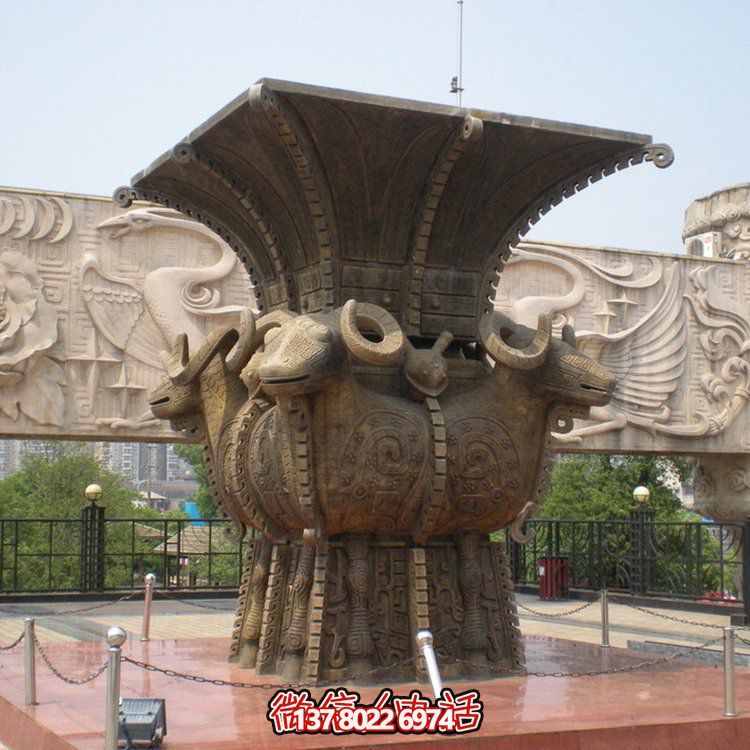 方尊銅香爐雕塑，讓景區(qū)廣場更加精彩