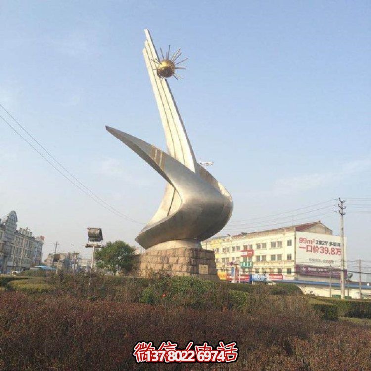 大型不銹鋼鏡面擺件，點綴美麗園林景觀