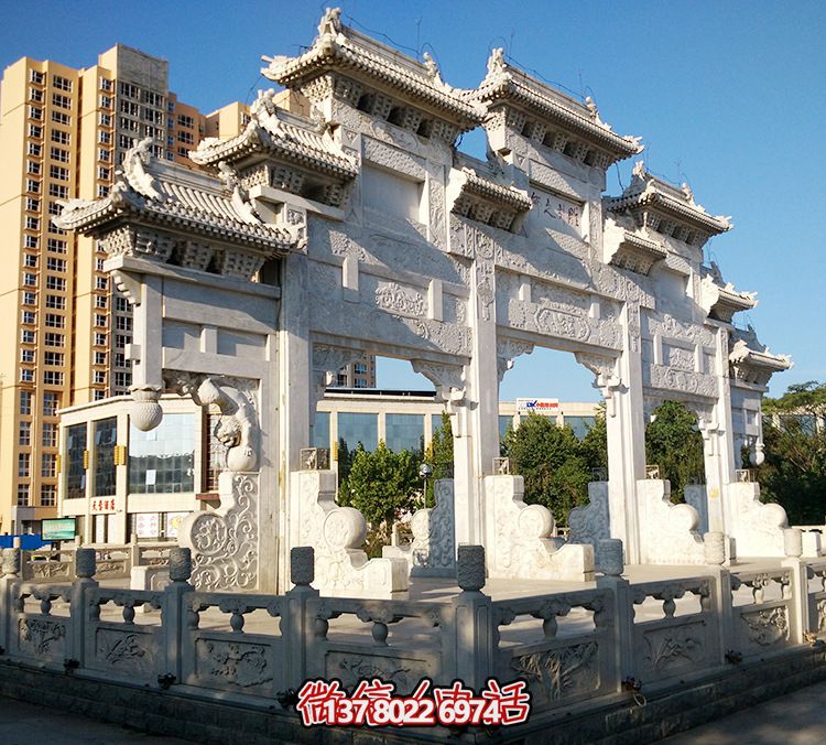 精美石雕牌坊，給城市的小區(qū)增添了一抹精致的文化氣息
